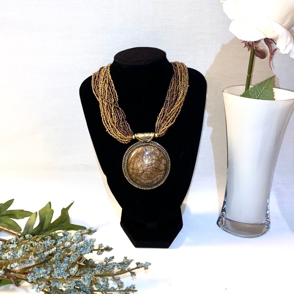 Jewelry - Chunky bronze colored necklace